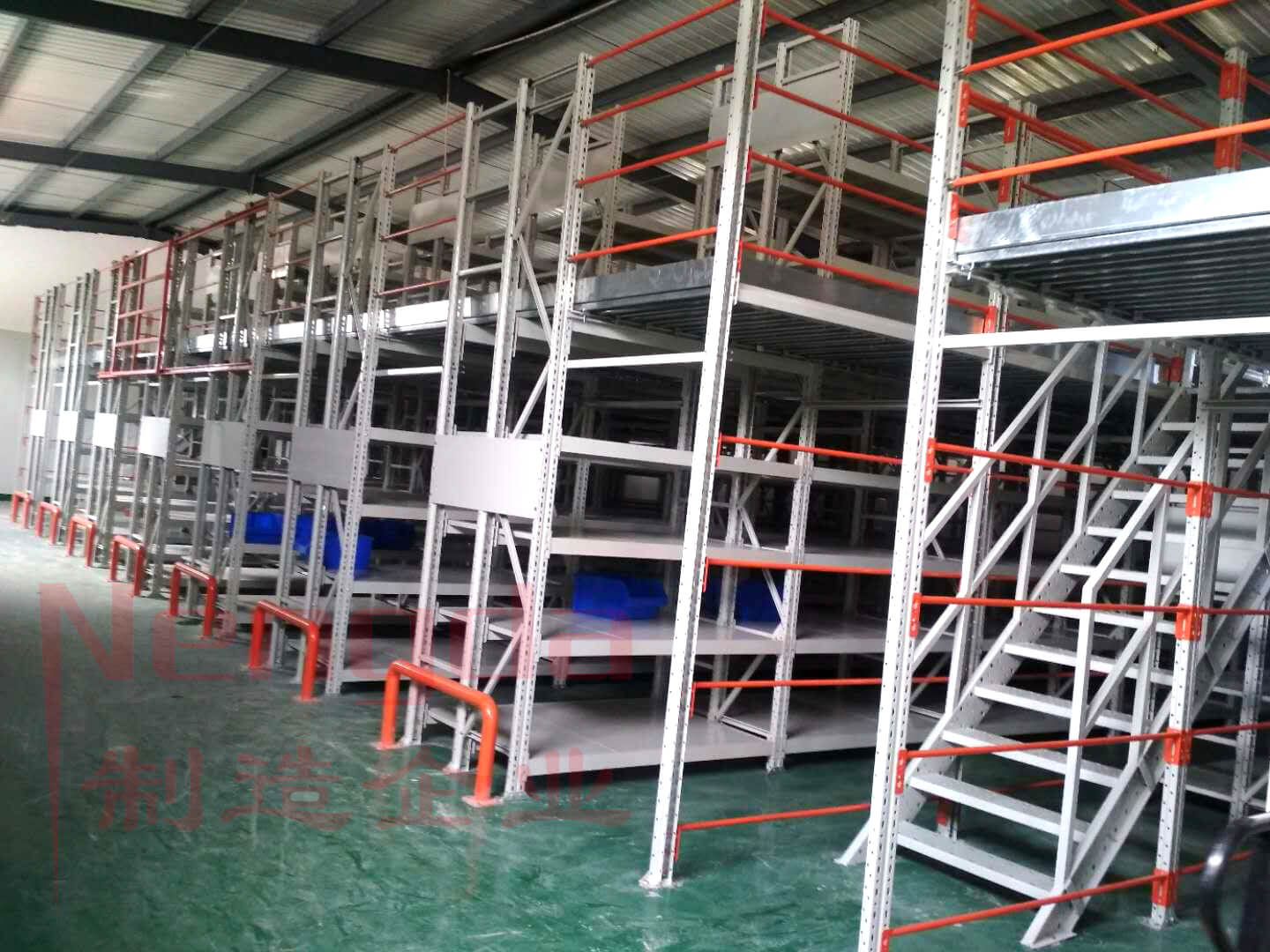 阁楼式货架